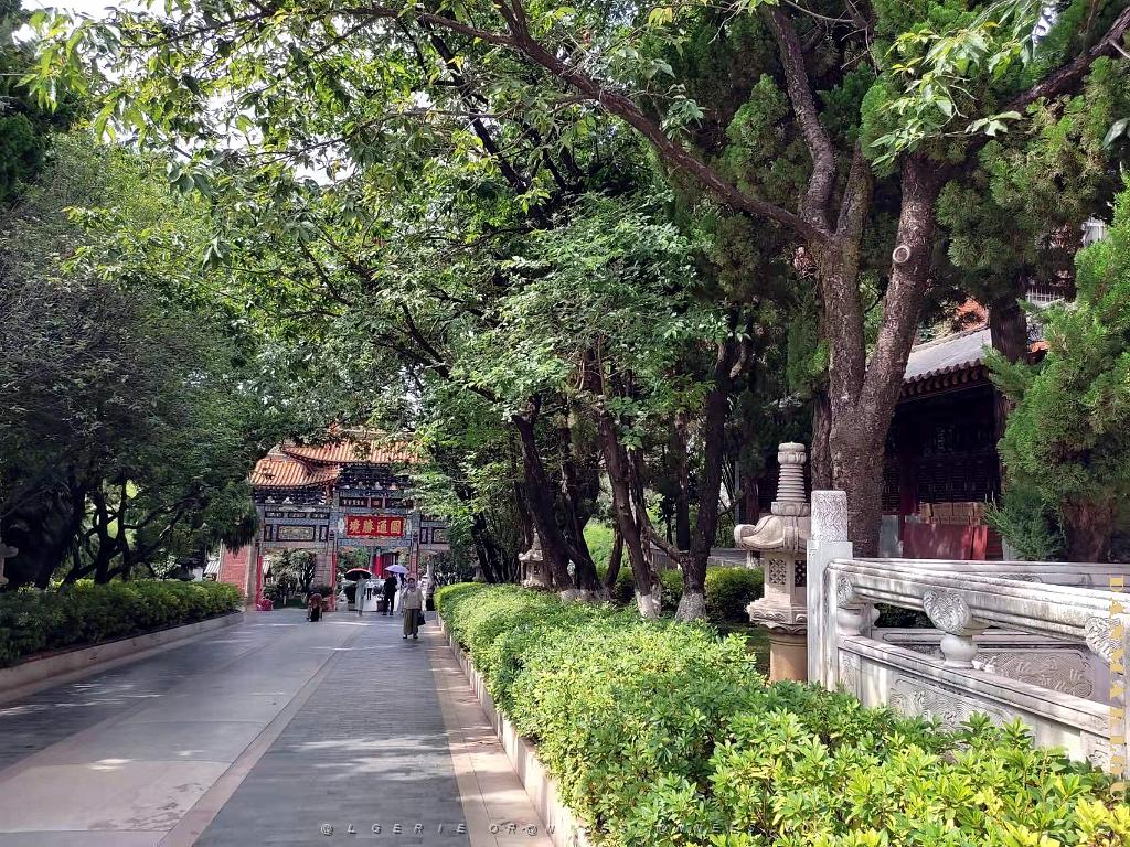 KUNMING - Temple YUANTONG - 05.jpg